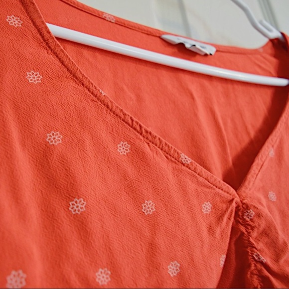 American Eagle Red Bubble Sleeved Blouse - Picture 2 of 4